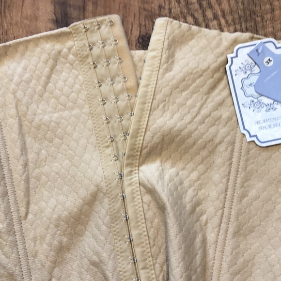 NWT! Tan Waist Trainer - Picture 3 of 3